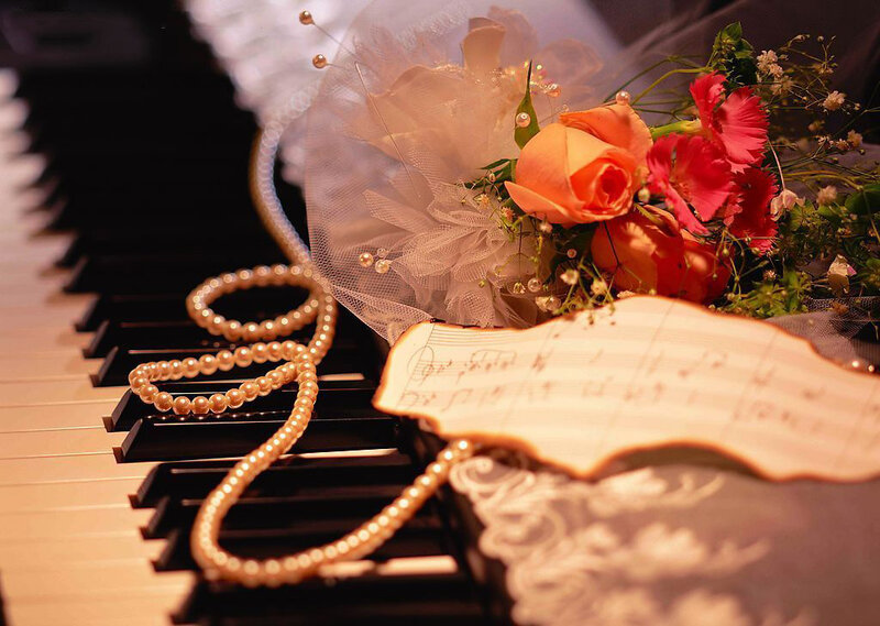 Piano with Flowers and Pearls