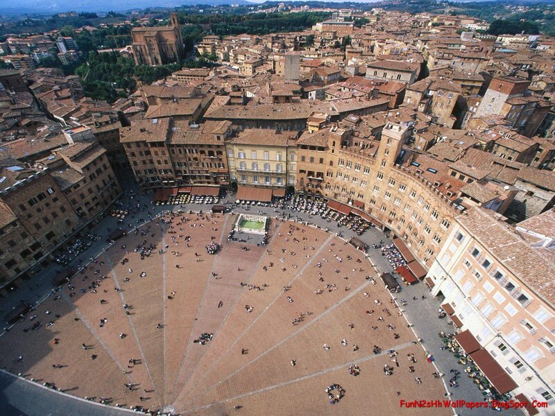 Piazza del Campo in Siena