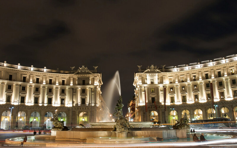 Piazza della Repubblica at night