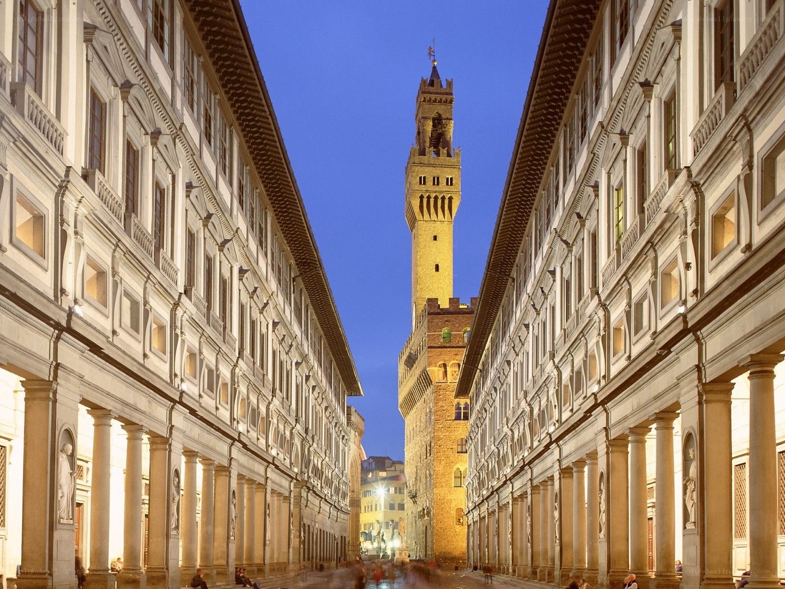 Piazza della Signoria at dusk