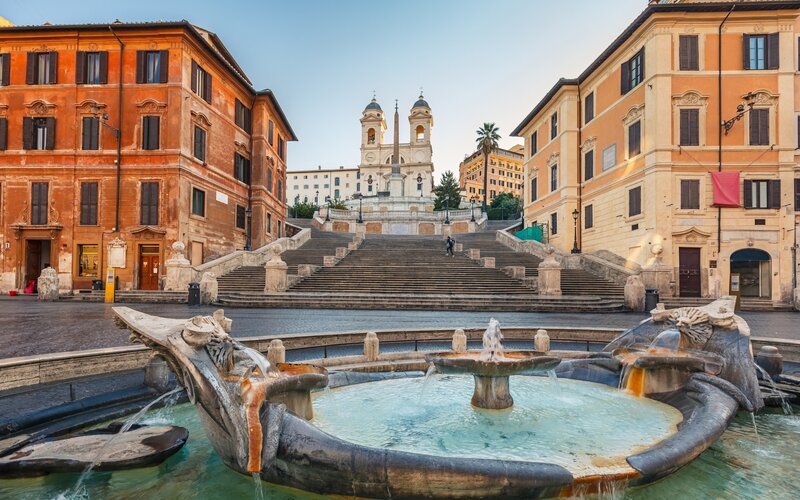 Piazza Di Spagna Fountain