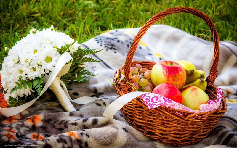 Picnic Basket and Flowers — White