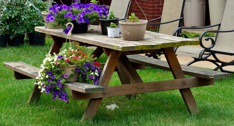 Picnic Table with Flowers — Green