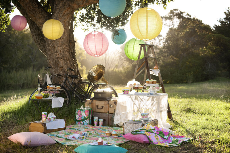 Picnic under Tree — Green