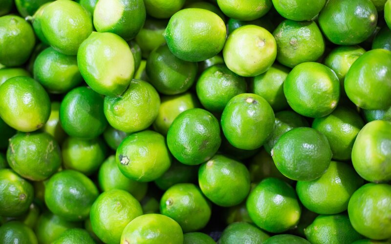 pile of green limes