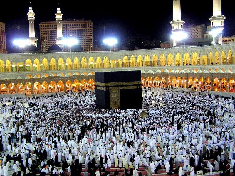 Pilgrims Around Kaaba