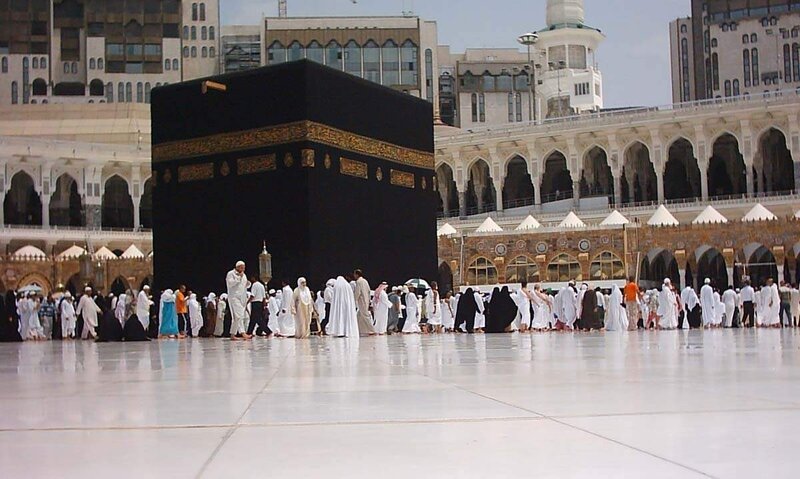 Pilgrims circumambulating the Kaaba