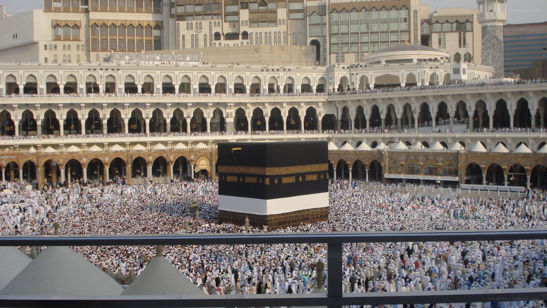 Pilgrims circumambulating the Kaaba