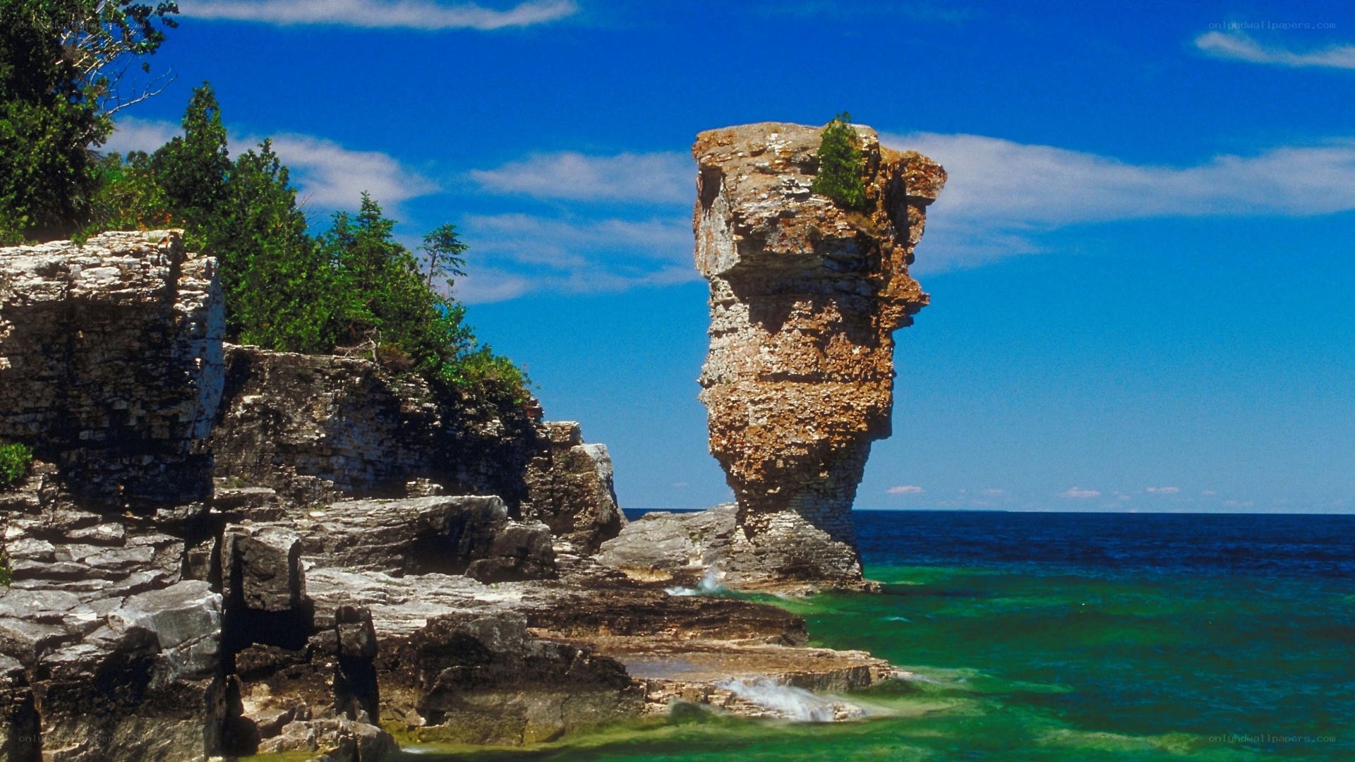 Pillar rock formation at Pictured Rocks