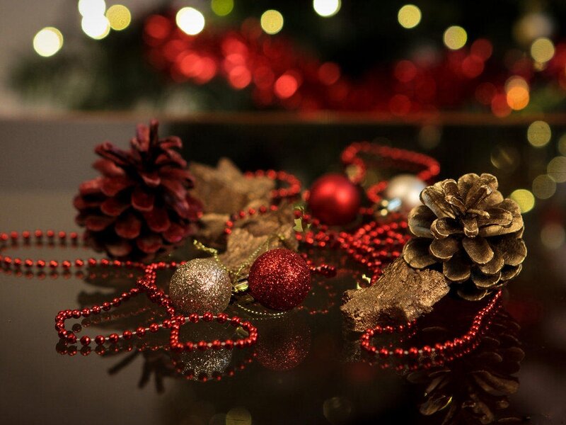 Pine Cones and Ornaments — Red