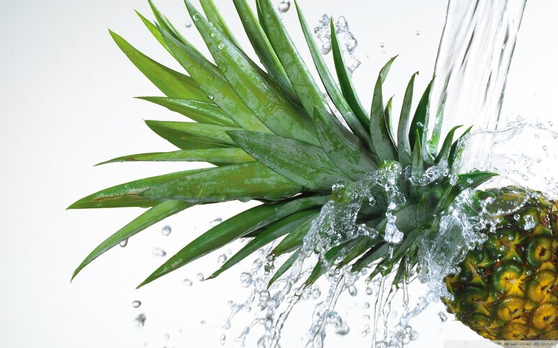Pineapple under Water — Green