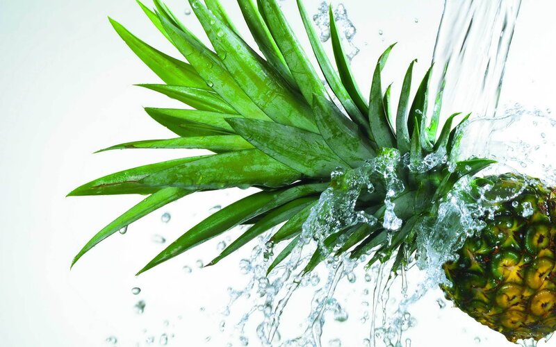 pineapple under water spray