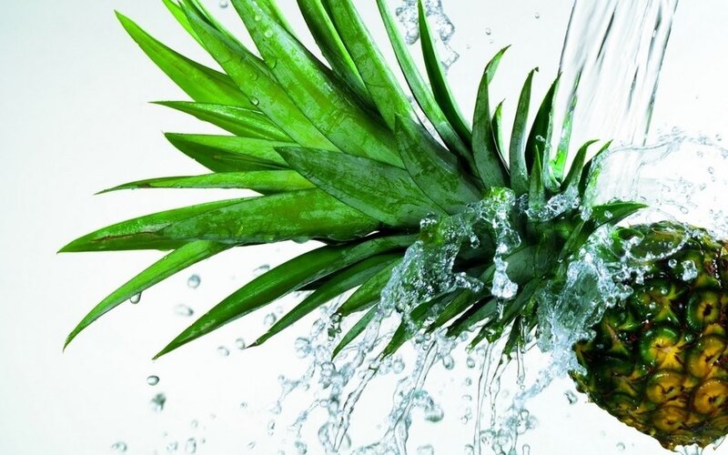 pineapple under water spray