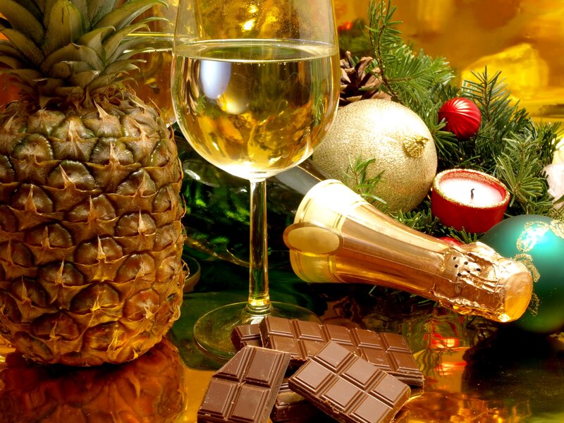 Pineapple with Wine and Chocolate