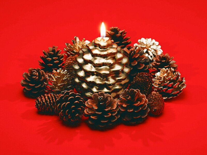 Pinecone Candle Arrangement — Red