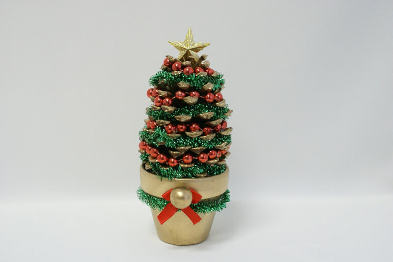 Pinecone Christmas Tree