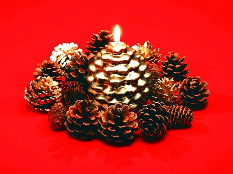 Pinecones with Candle