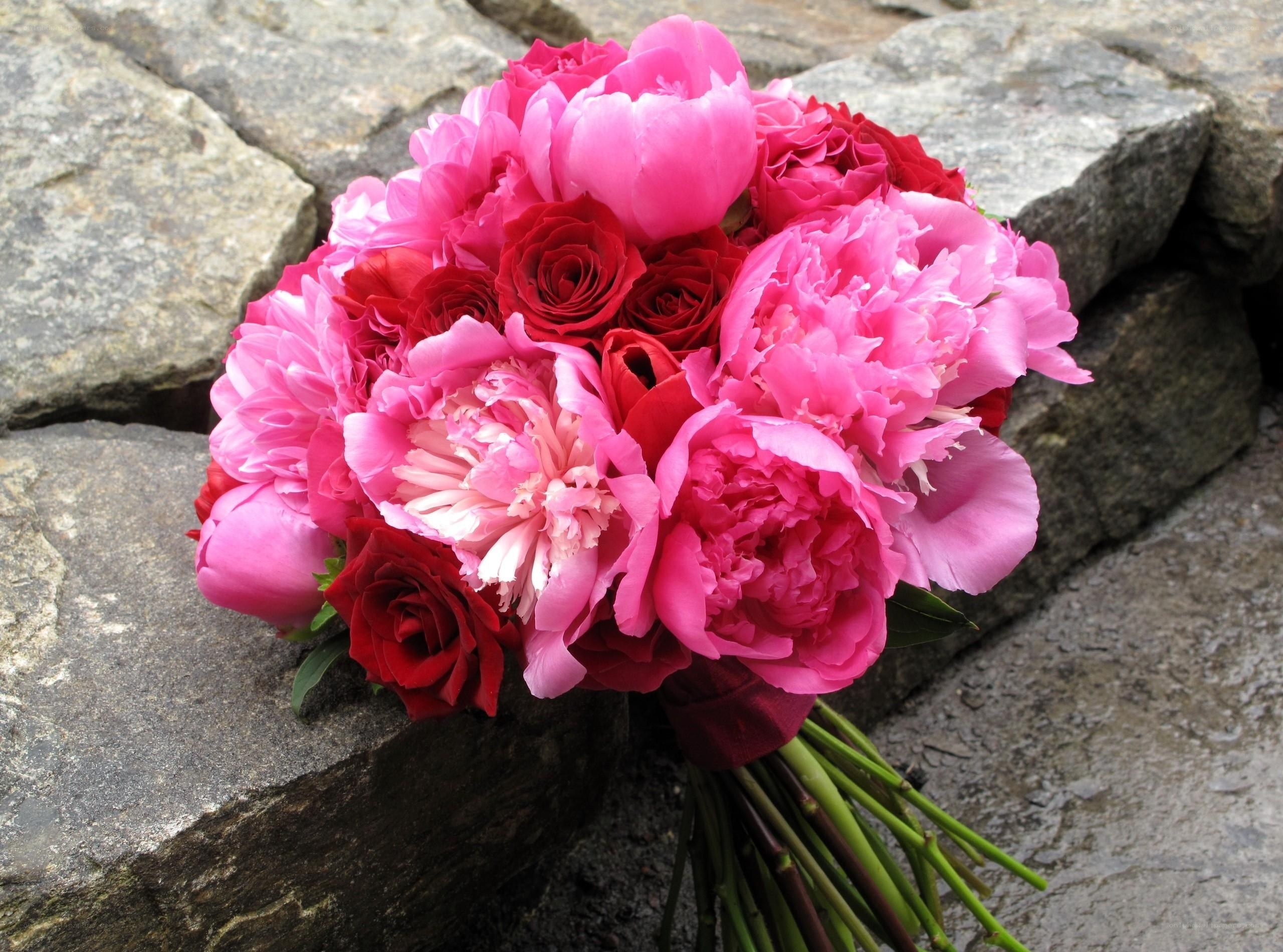 Pink and red flower bouquet