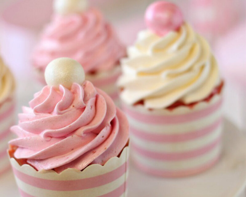 Pink and White Cupcakes — Sweet, Photograph
