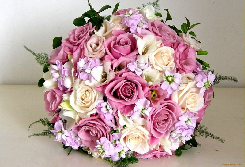 pink and white rose bouquet