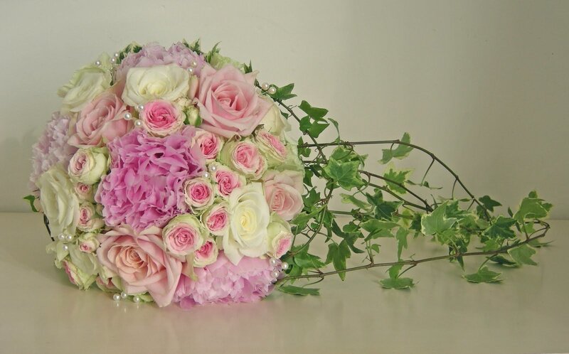 Pink and White Rose Bouquet — Calm
