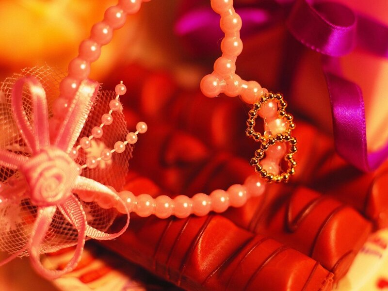 Pink Beaded Bracelet — Red, Romantic