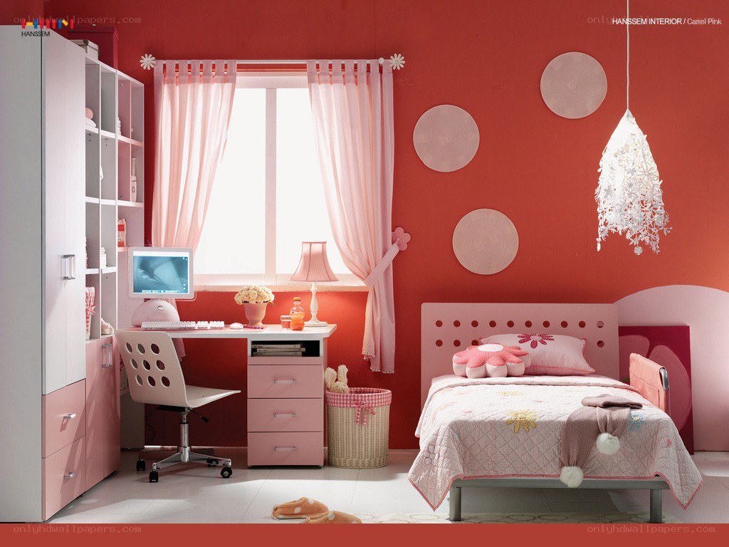 pink bedroom with desk