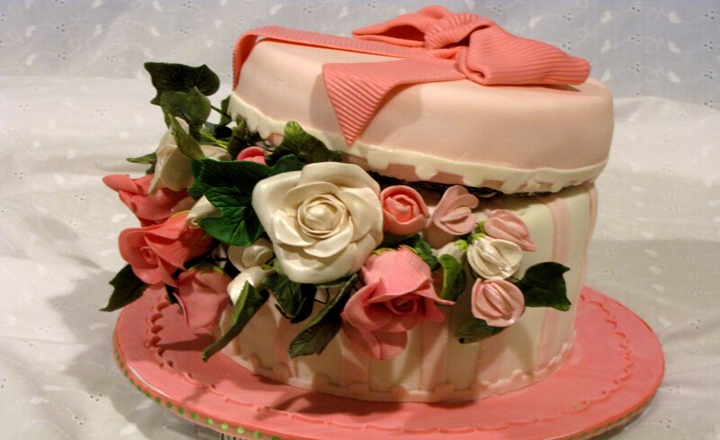Pink Cake with Flowers — Festive, Photograph