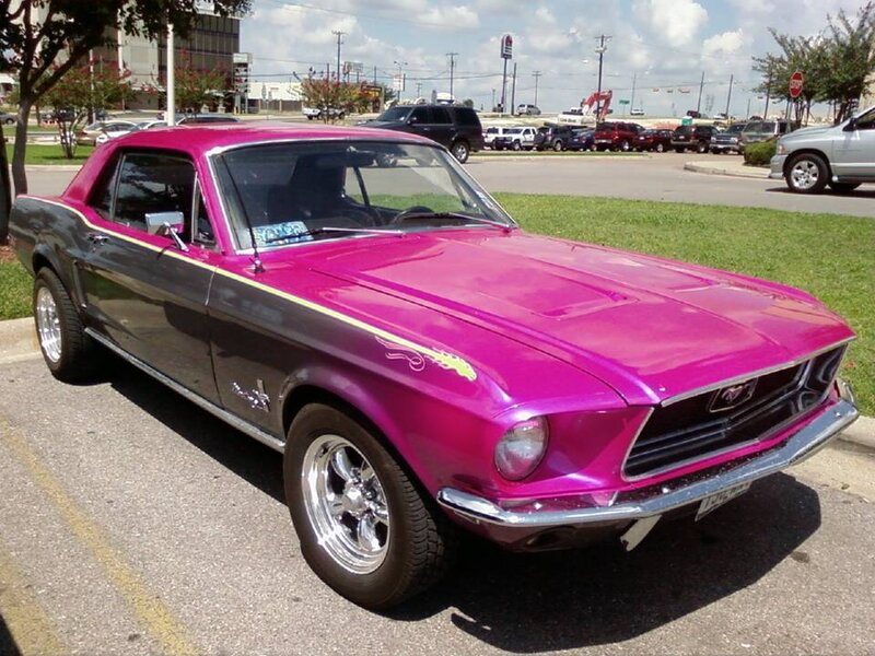 Pink Classic Car — Magenta