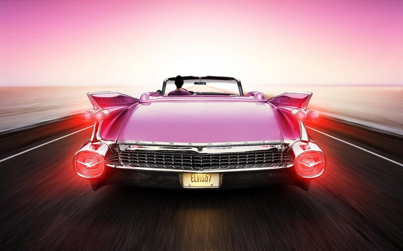 Pink Convertible Car — Dynamic