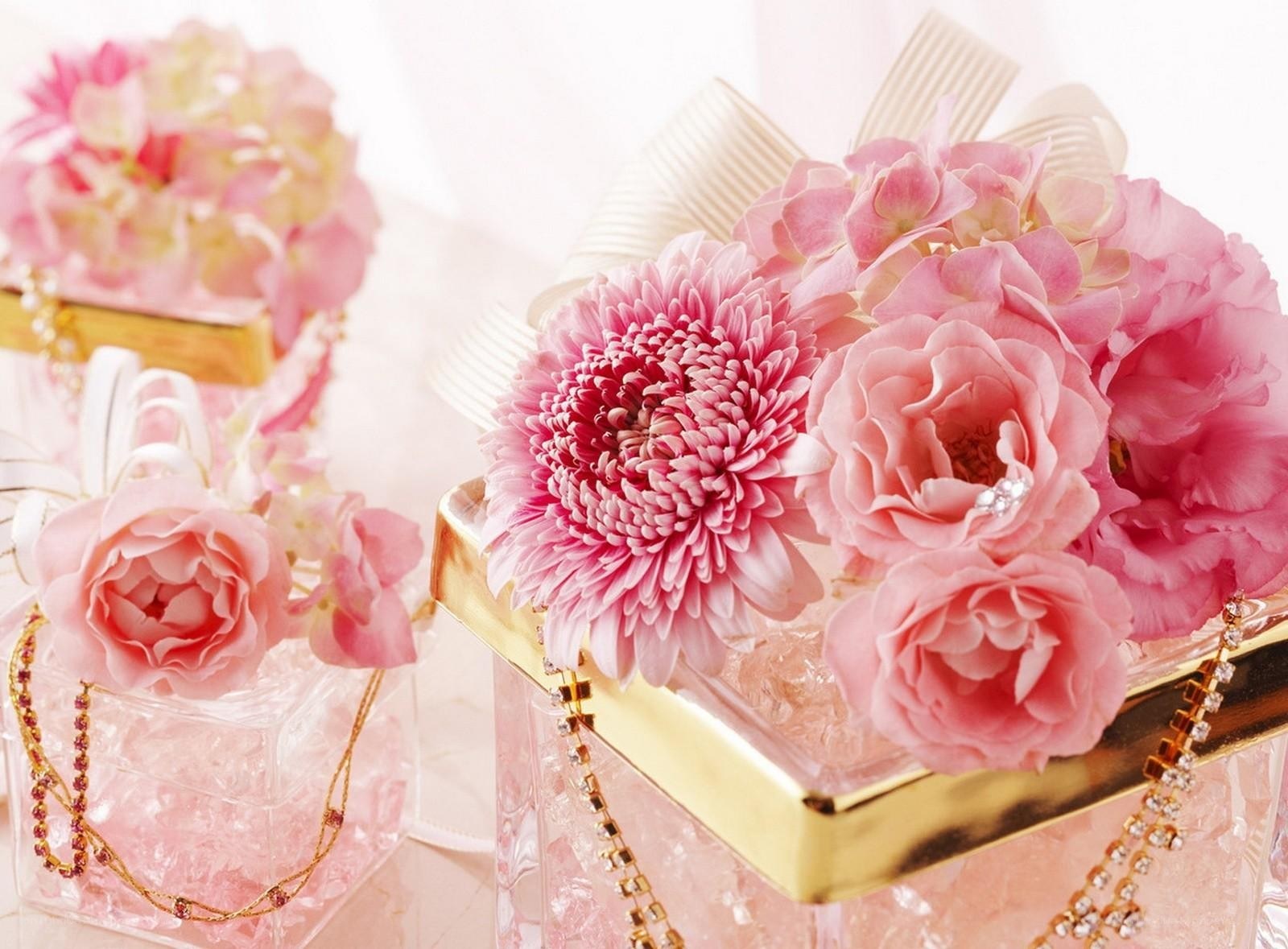 Pink floral perfume boxes