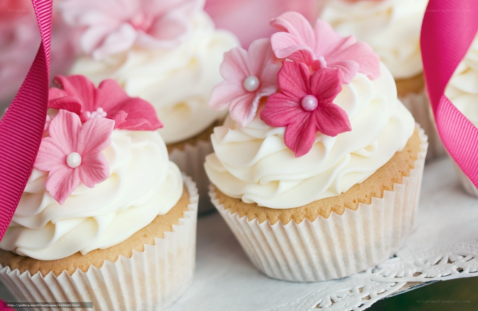 Pink flower cupcakes