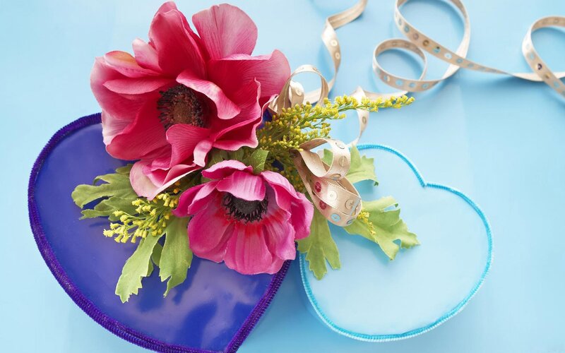 Pink Flowers in Heart — Blue