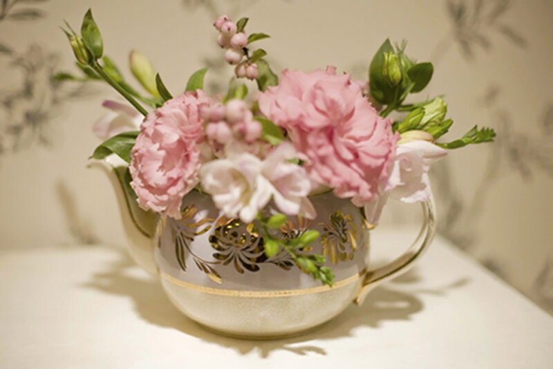 Pink Flowers in Teapot — Calm, Photograph