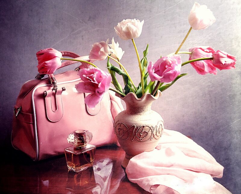 Pink Flowers in Vase — Calm, Photograph