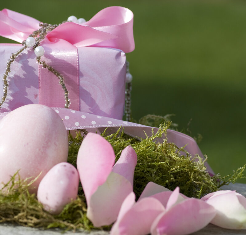 Pink Gift Box with Eggs — Serene