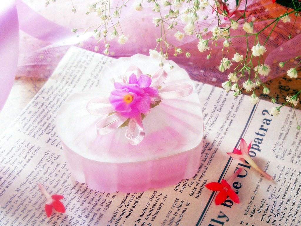 Pink gift box with flowers