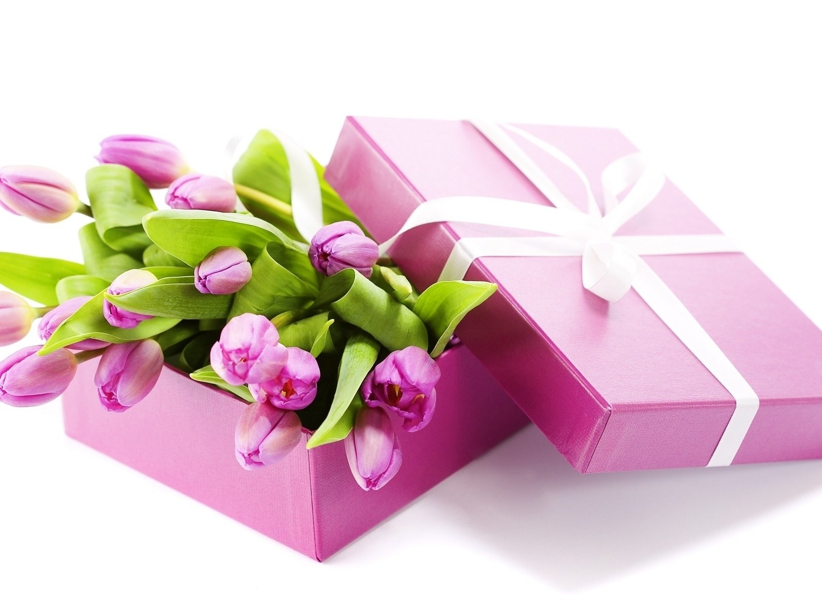 pink gift box with tulips