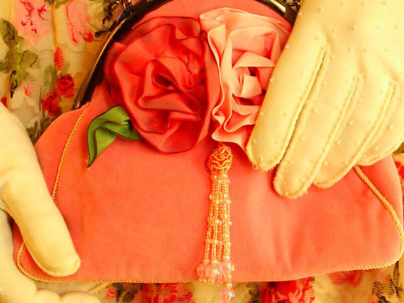 Pink Handbag with Flowers — Elegant