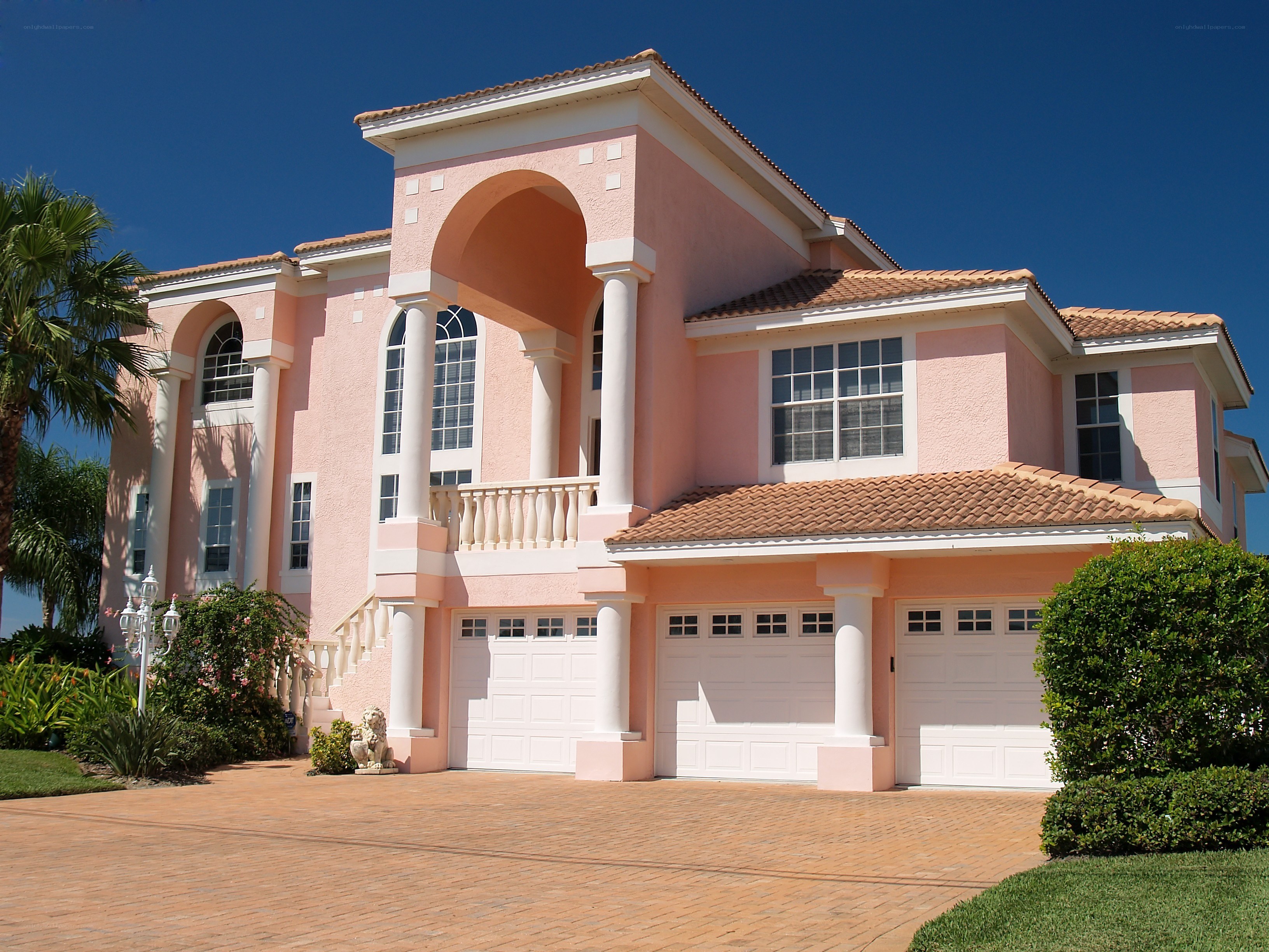 Pink Mediterranean-style house
