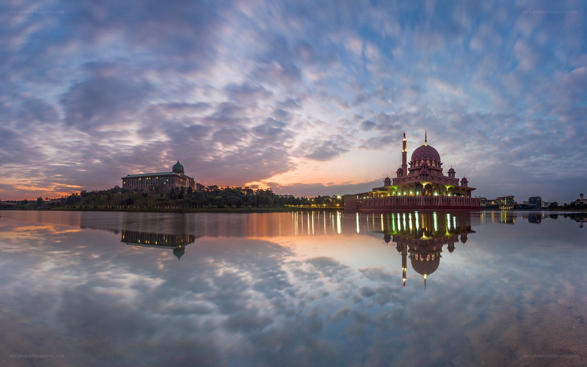Pink Mosque at dusk