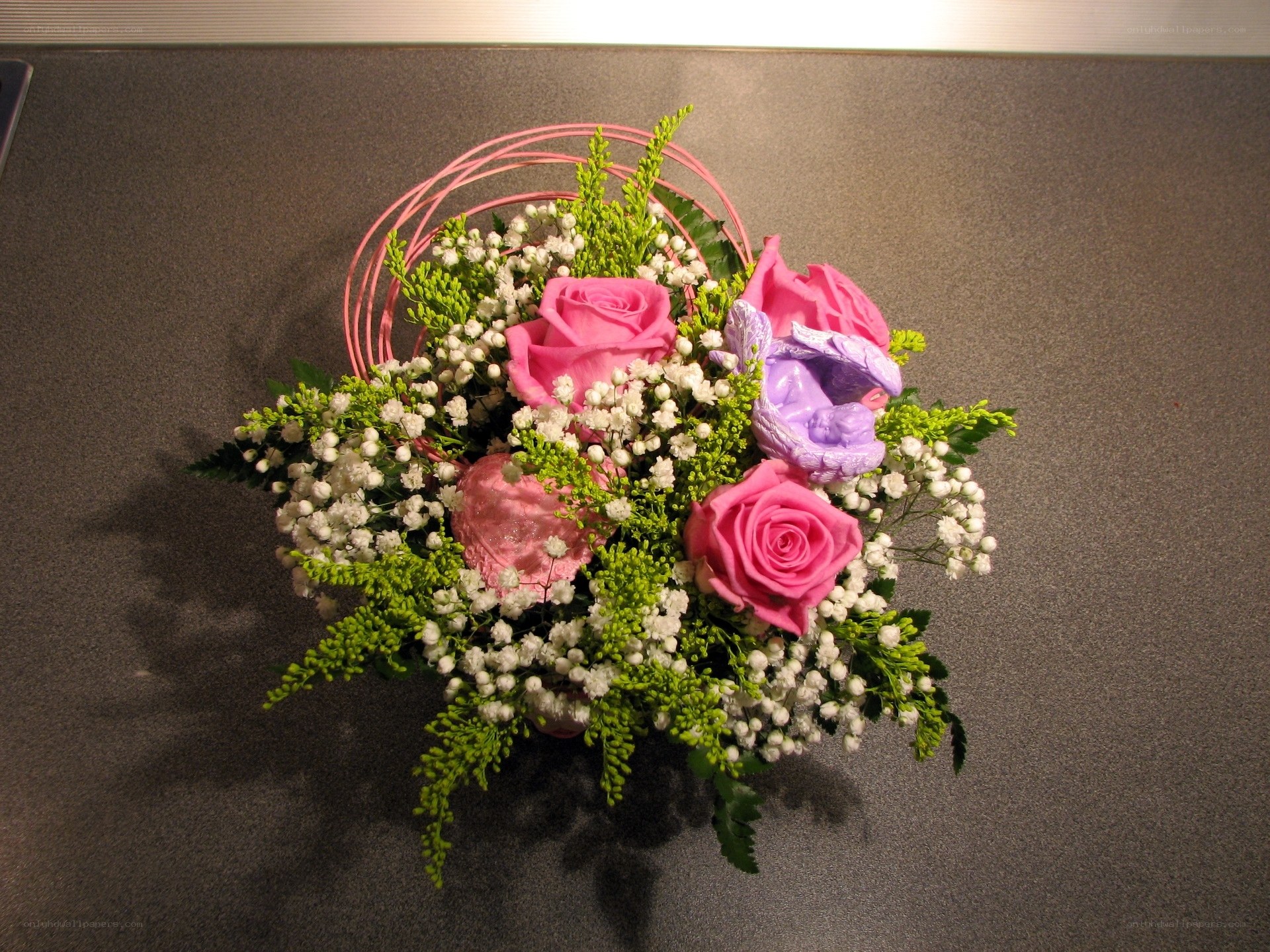 pink rose floral arrangement