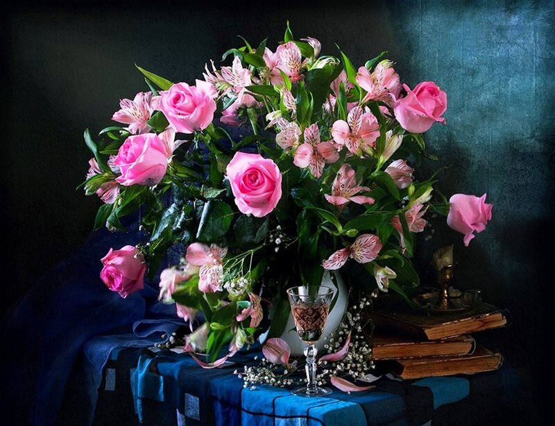 Pink Roses and Alstroemeria — Dramatic, Photograph