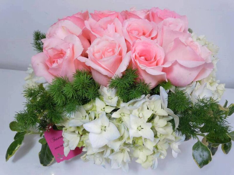 Pink Roses and Hydrangeas — Calm, Photograph, Greenery