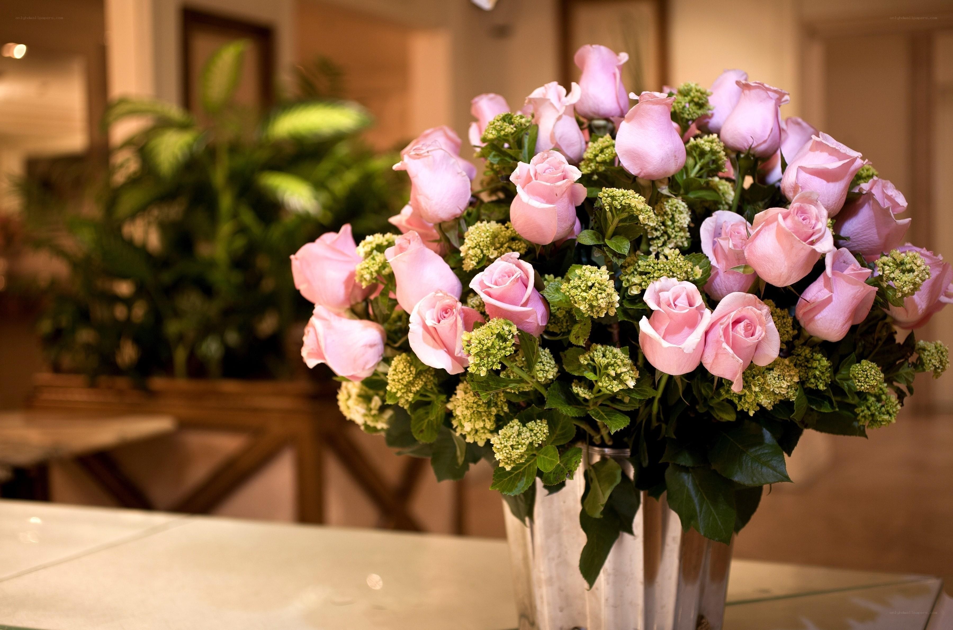 Pink roses in a vase