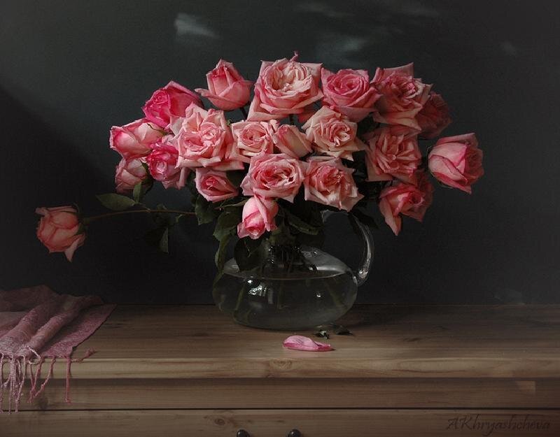 Pink roses in a vase