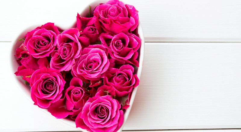 Pink Roses in Heart Bowl