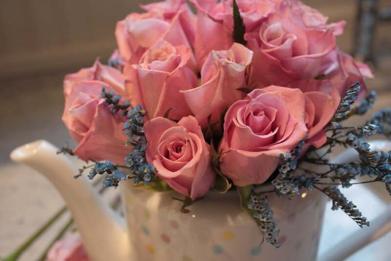Pink Roses in Teapot — Calm, Photograph