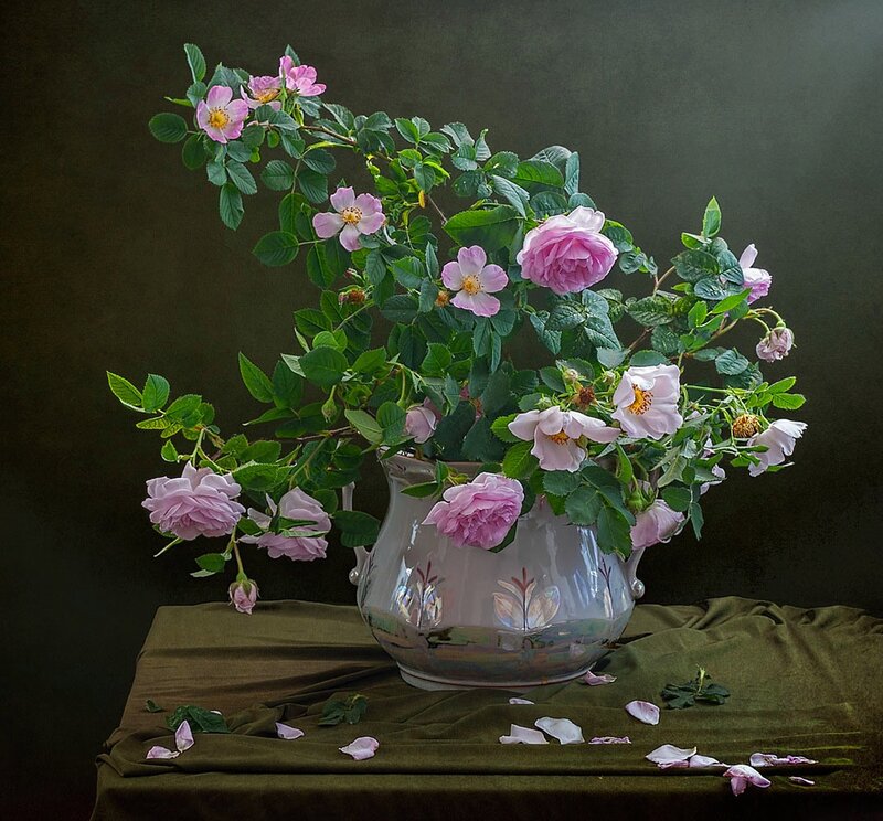 Pink Roses in Vase — Green