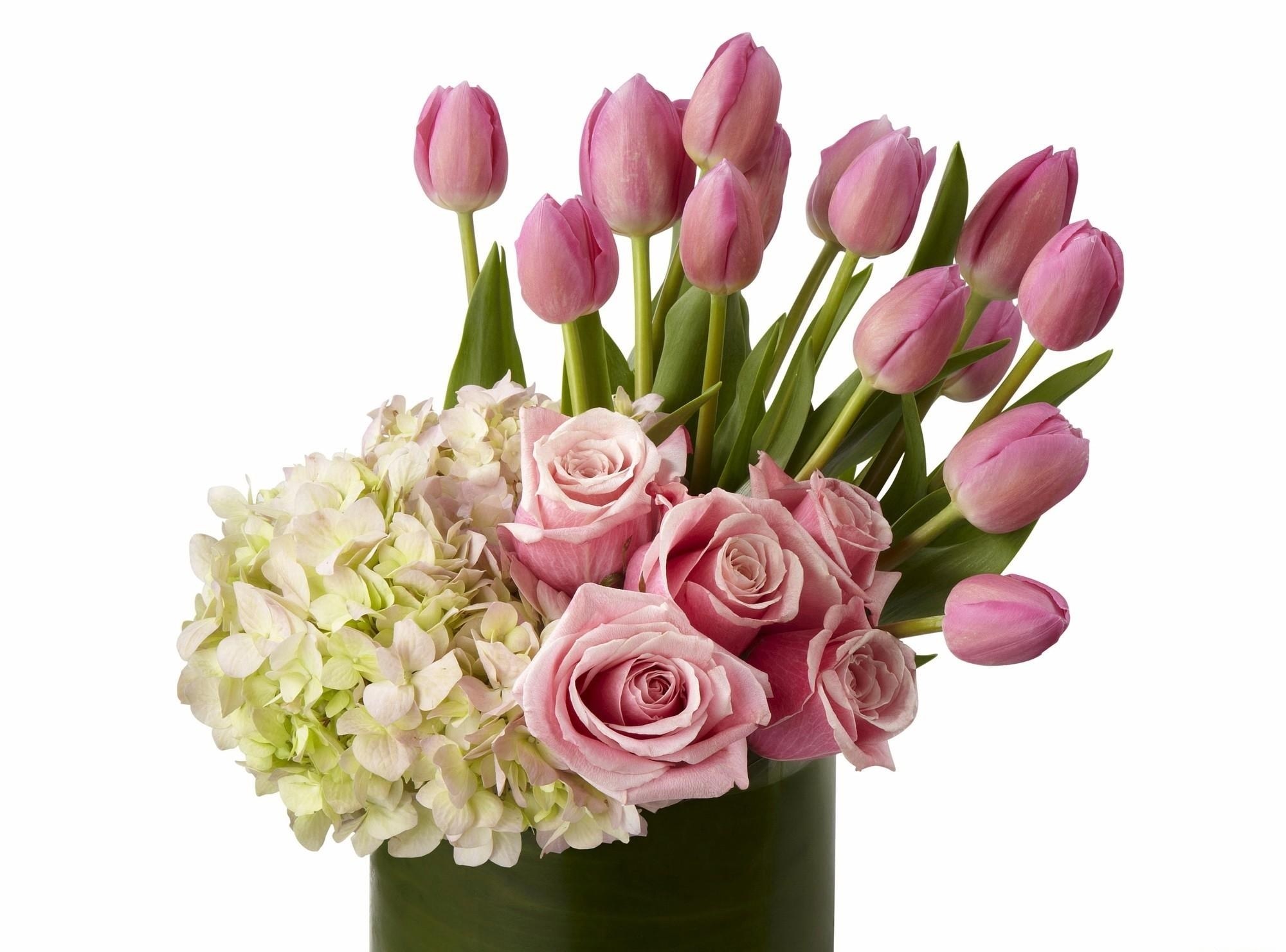 Pink tulips and roses bouquet